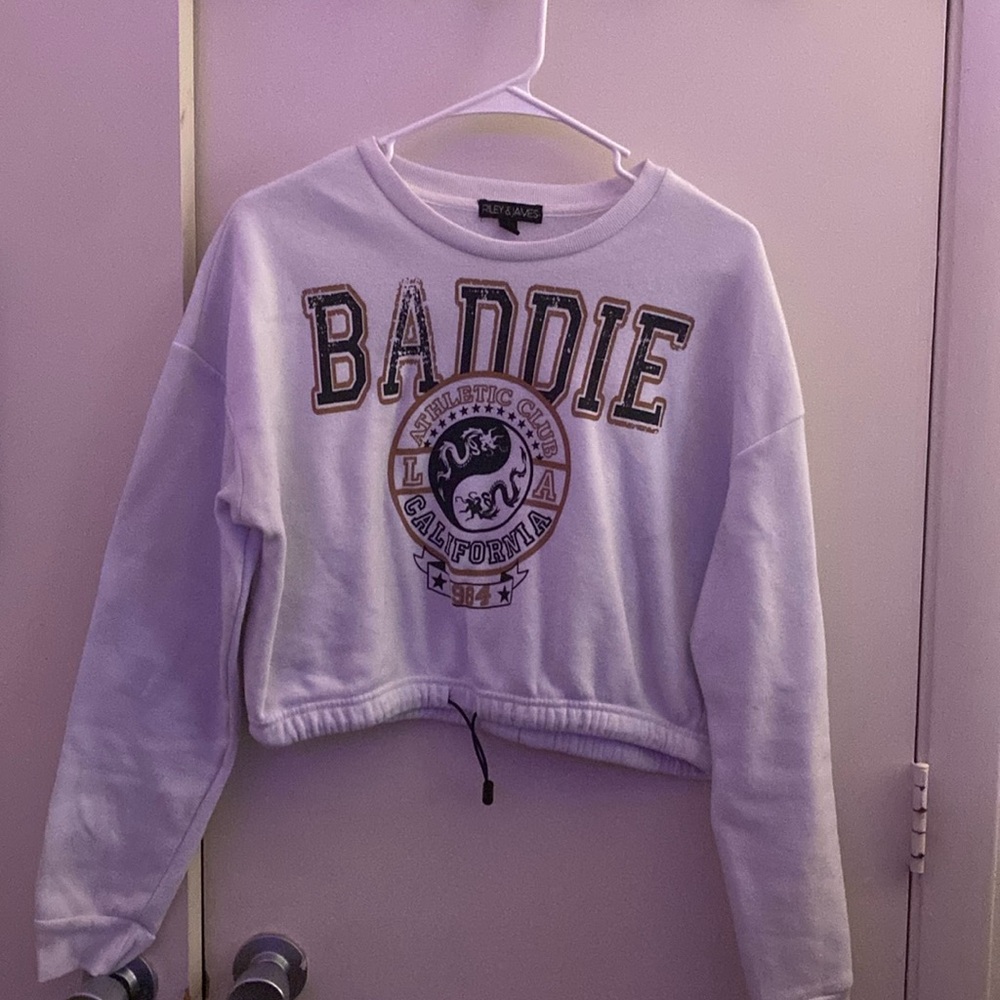 crop sweater with pullstring at the bottom